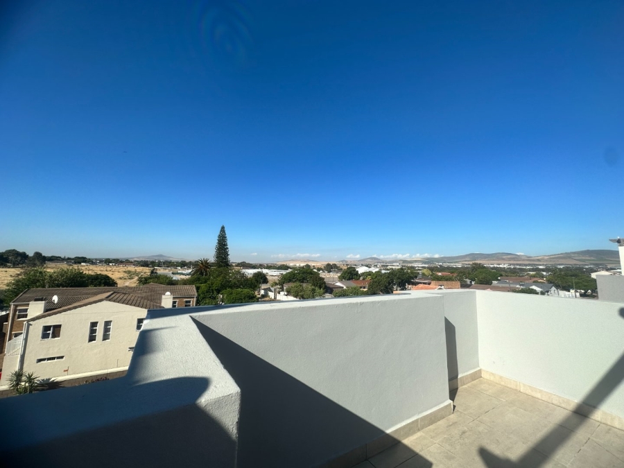  Bedroom Property for Sale in Table View Western Cape